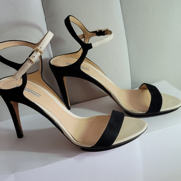 EMPORIO ARMANI Sued Elegant Women's Heels, Size 38 - Picture 3 of 9